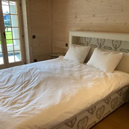بيت للعطل Delightful Deluxe Chalet With Amazing Alps View *