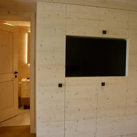 بيت للعطل Delightful Deluxe Chalet With Amazing Alps View سشونريد