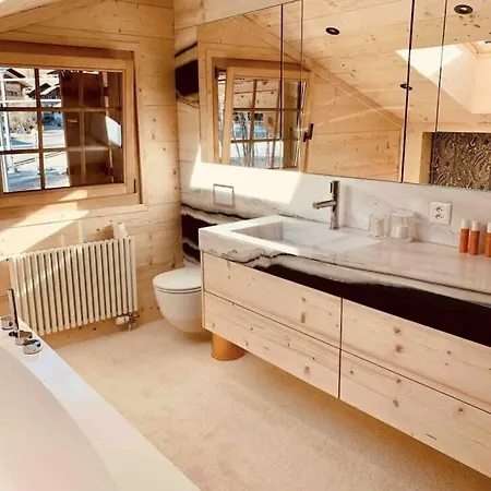 بيت للعطل Delightful Deluxe Chalet With Amazing Alps View