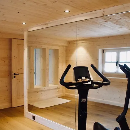 بيت للعطل Delightful Deluxe Chalet With Amazing Alps View سشونريد