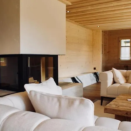 بيت للعطل Delightful Deluxe Chalet With Amazing Alps View