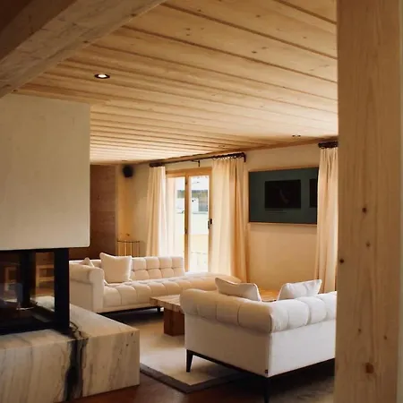 بيت للعطل Delightful Deluxe Chalet With Amazing Alps View *